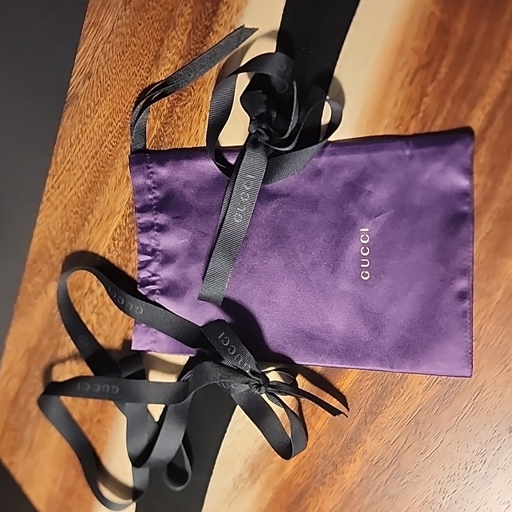 Gucci Pouch & Ribbon - Picture 3 of 5